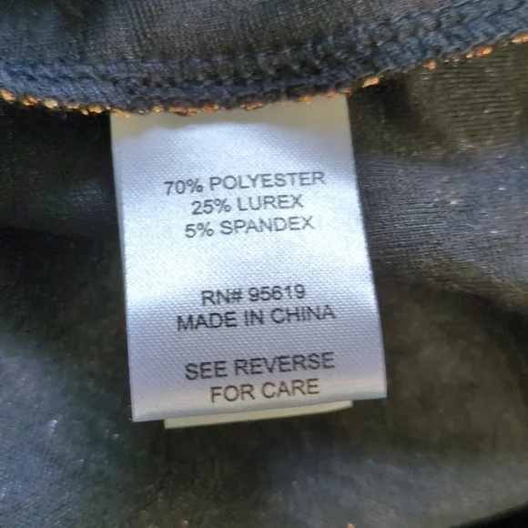 JohnPaulRichard Black and Gold Patterned Top Fall Colors Women's Size XL - Picture 9 of 9